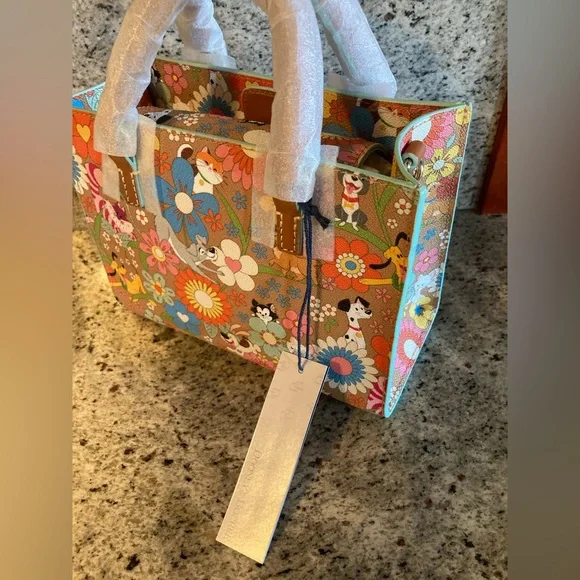 Dooney & Bourke Disney Pets CrossBody Purse Pluto Dogs Mochi Marie Cats NEW Rare - Picture 4 of 15